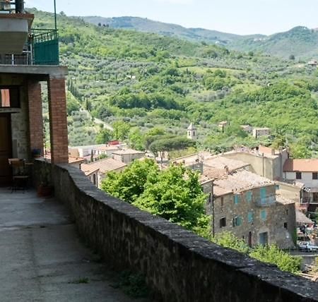 Casa Angolo Cantina Nel Castello Montegiovi Экстерьер фото