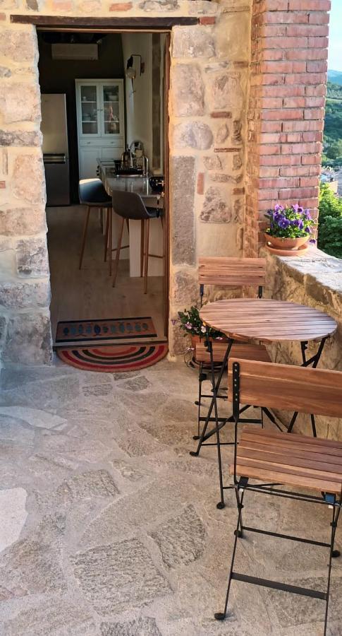 Casa Angolo Cantina Nel Castello Montegiovi Экстерьер фото