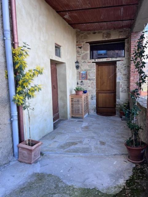Casa Angolo Cantina Nel Castello Montegiovi Экстерьер фото