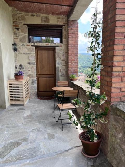 Casa Angolo Cantina Nel Castello Montegiovi Экстерьер фото